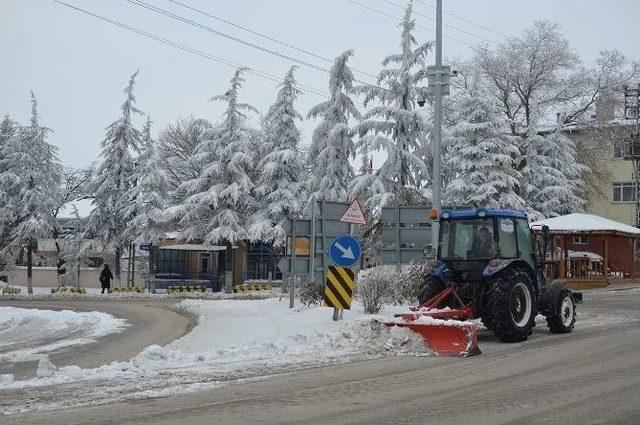 Seyitgazi Belediyesi’nden Karla Kesintisiz Mücadele