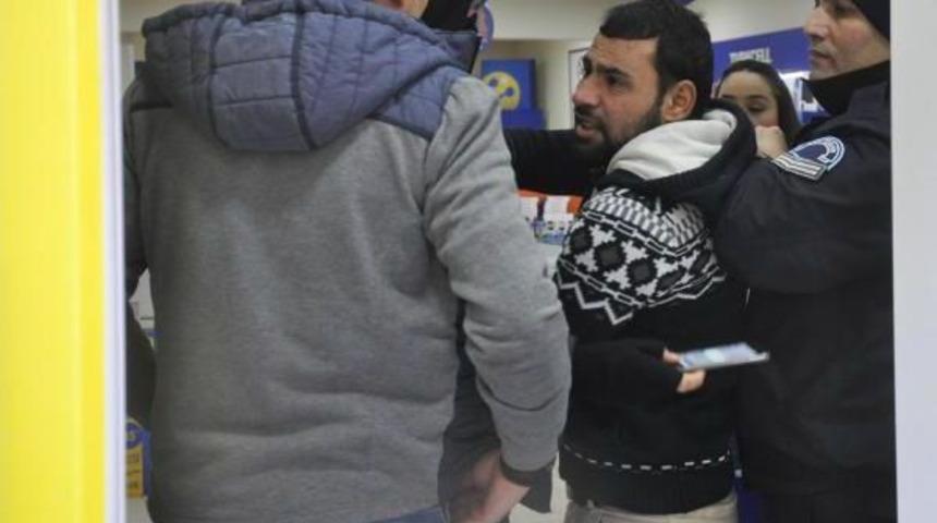 Eskişehir'de 'reina Katliamcısı' Ihbarı Polisi Ayağa Kaldırdı