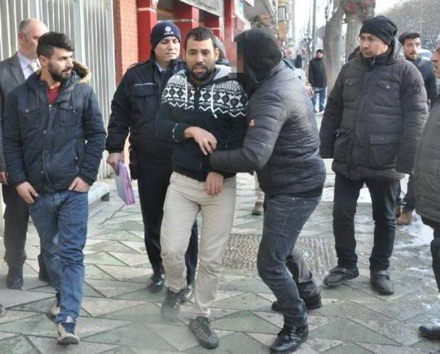 Eskişehir'de 'reina Katliamcısı' Ihbarı Polisi Ayağa Kaldırdı