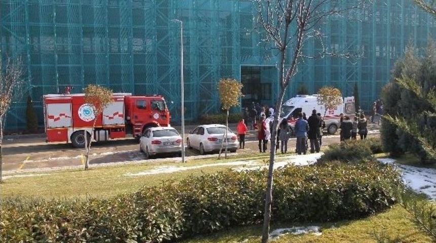 Kimyasal Madde İş&ccedil;ileri Zehirledi