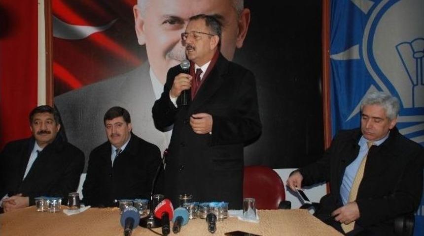 Bakan &Ouml;zhaseki Ak Parti İl Başkanlığını Ziyaret Etti