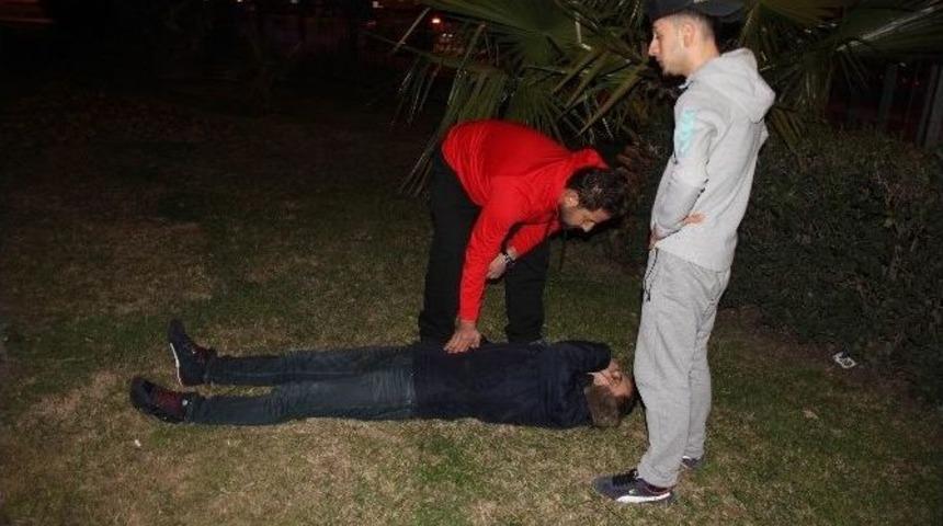 Otomobil Aydınlatma Direğine &Ccedil;arptı: 1 Yaralı