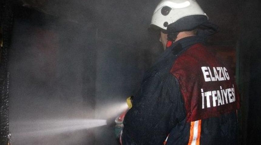 Boş Evde Çıkan Yangın Paniğe Neden Oldu