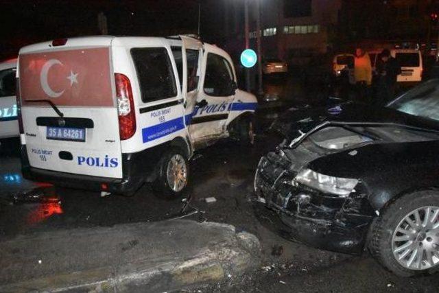 Kırmızı Işıkta Geçen Otomobil Polis Otosuna Çarptı: 3 Yaralı