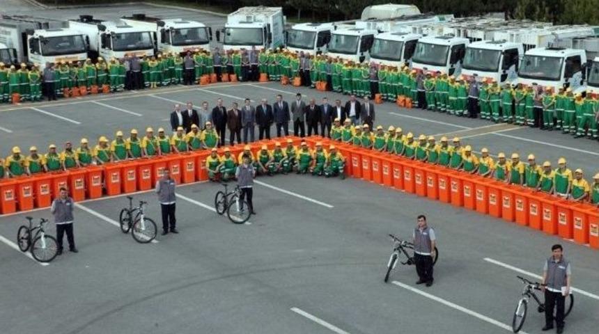 &Ccedil;&ouml;p Kamyonuyla Mezuniyet T&ouml;renine Gidecekler