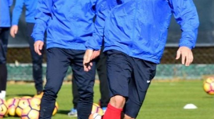 Antalyasporlu Sakıb: Hedefim 3 B&uuml;y&uuml;k Takımda Oynamak