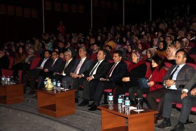 Şiirlerin Dilinden Osmanlı Anıldı