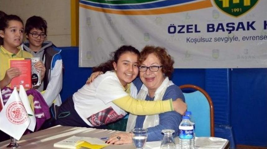 Feyza Hep&ccedil;ilingirler, Başak Koleji S&ouml;yleşi Ve İmza G&uuml;n&uuml; D&uuml;zenledi