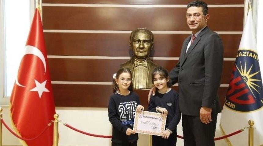 Gaziantep Kolej Vakfının Minik Şairleri Şiirleriyle &Ouml;d&uuml;l Aldı