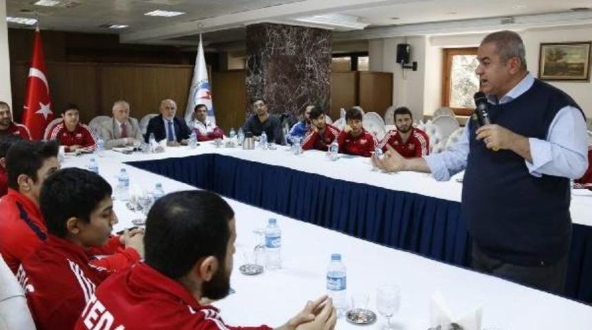 Ata Sporu G&uuml;reşte Hadis-İ Şerif Ve Ayetlerle Motivasyon Semineri