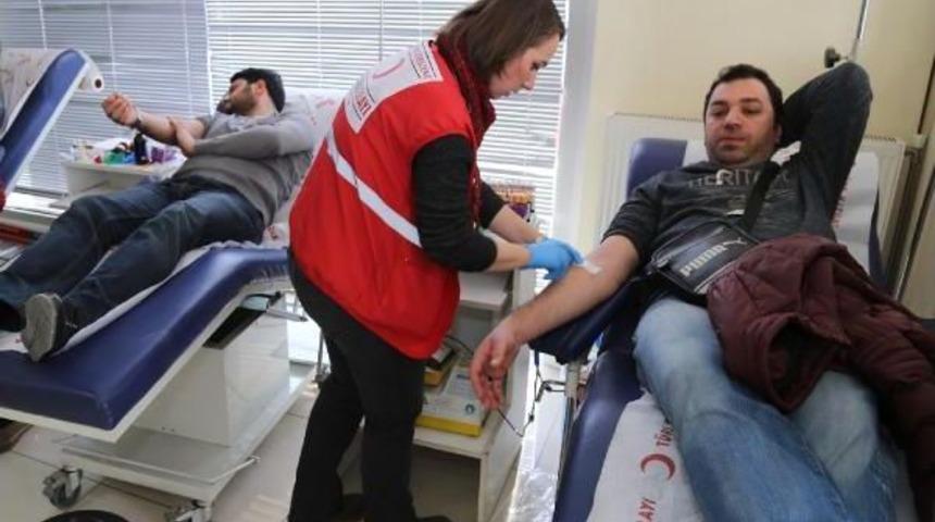 Kızılay Mesaj Attı, Kan Bağışladılar