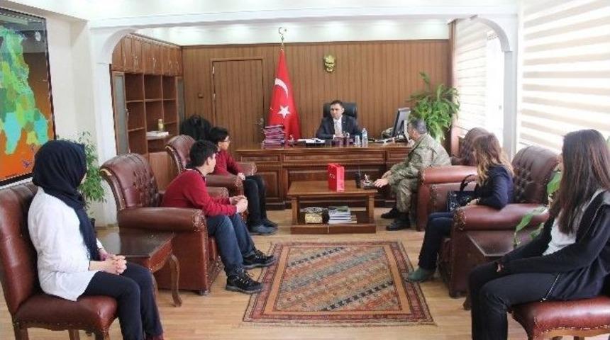 Kaymakam Yılmaz Teog-1&rsquo;de T&uuml;rkiye 1.si Olan &Ouml;ğrencileri Tebrik Etti