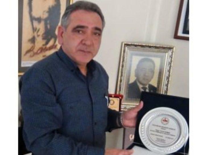 Başkan Turan Sümer’e ’en Başarılı Belde Belediye Başkanı’ Ödülü