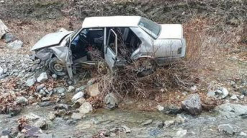 Otomobil Şarampole U&ccedil;tu: 3 Yaralı