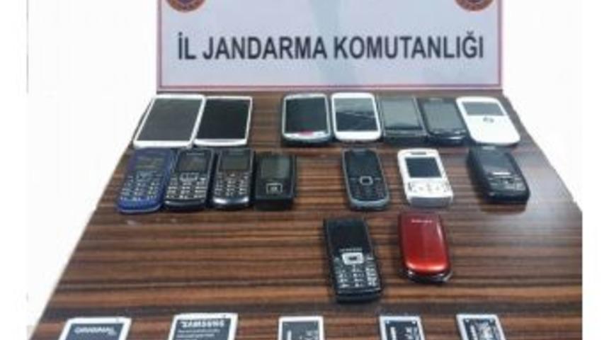 Konteyner Kentte 16 Adet Ka&ccedil;ak Telefon Ele Ge&ccedil;irildi