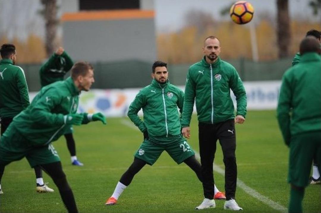 Bursaspor&rsquo;da Hazırlıklar S&uuml;r&uuml;yor