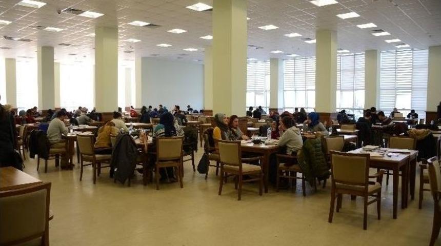 Final D&ouml;nemi &Ouml;ğrenciler K&uuml;t&uuml;phaneden &Ccedil;ıkmıyor