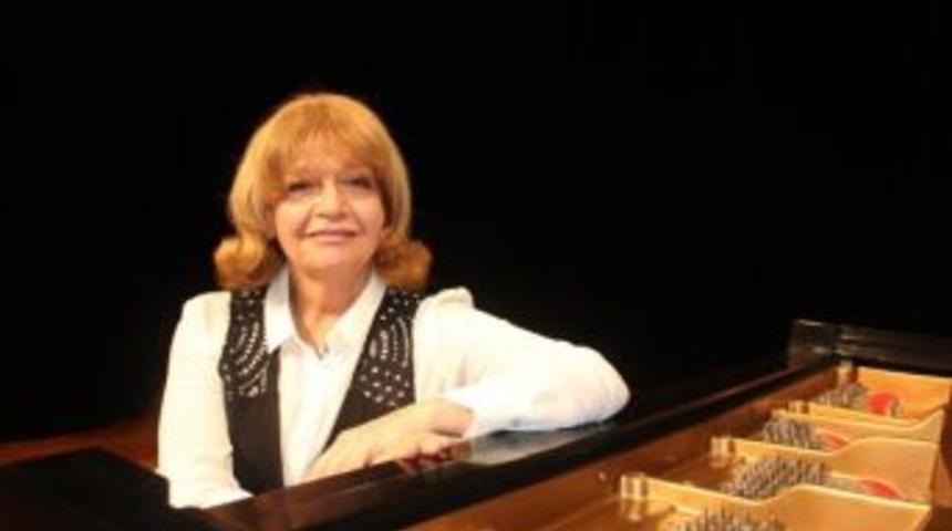 İdil Biret'in 25'inci Yıl Konserini Adana Valiliği Iptal Etti