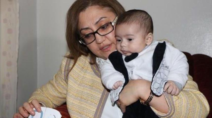 İşitme Engelli &Ccedil;iftler, Bebeklerinin Ağlamasını Algılayabilecek