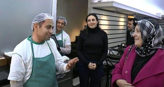 Döner Ustası Kömürlükte Bulduğu 23 Bin Tl’yi Sahibine Ulaştırdı