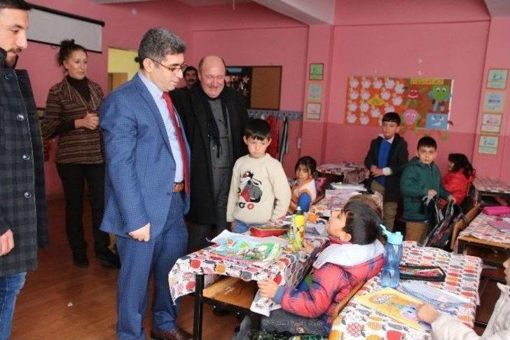 Varto Kaymakamı Çetin, Okulları Ziyaret Etti G4
