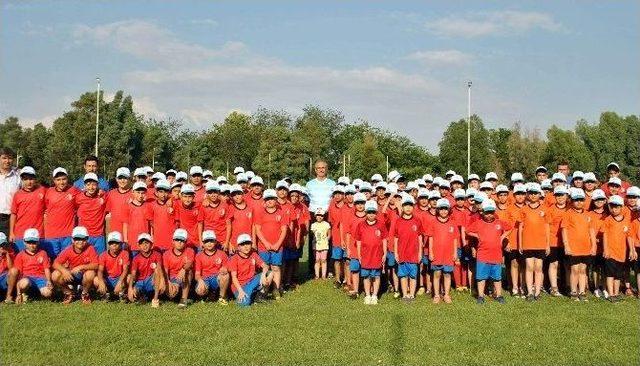 İncirliova Belediyesi&rsquo;nden Eğitime Katkı Spora Destek 1