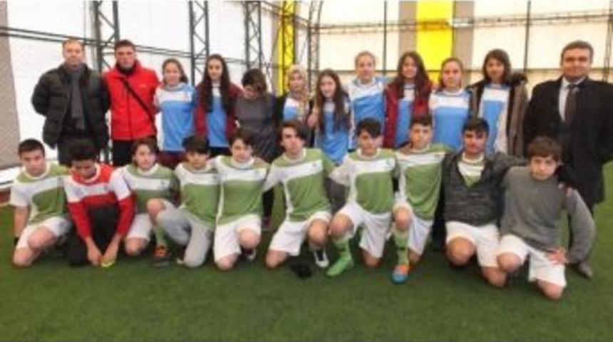 Burhaniye Hacı Mustafa M&uuml;d&uuml;roğlu Ortaokulu&rsquo;nda &Ccedil;ifte Madalya Sevinci