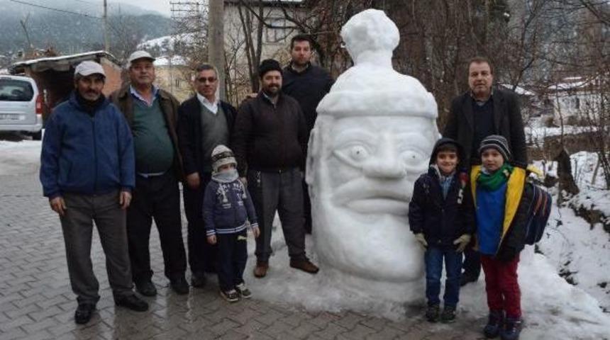 Nasrettin Hoca'nın Kardan B&uuml;st&uuml;n&uuml; Yaptılar