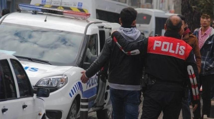 Aydın&rsquo;da &lsquo;yan Bakma&rsquo; Kavgası