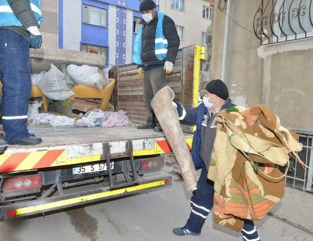 &Ccedil;&ouml;p Evdeki Kedilere Belediye Şefkati 1