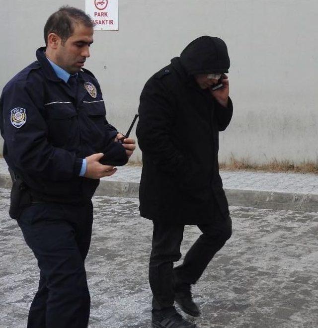 Baz Istasyonuna Tepki : 4 Kişi Yaralandı 1