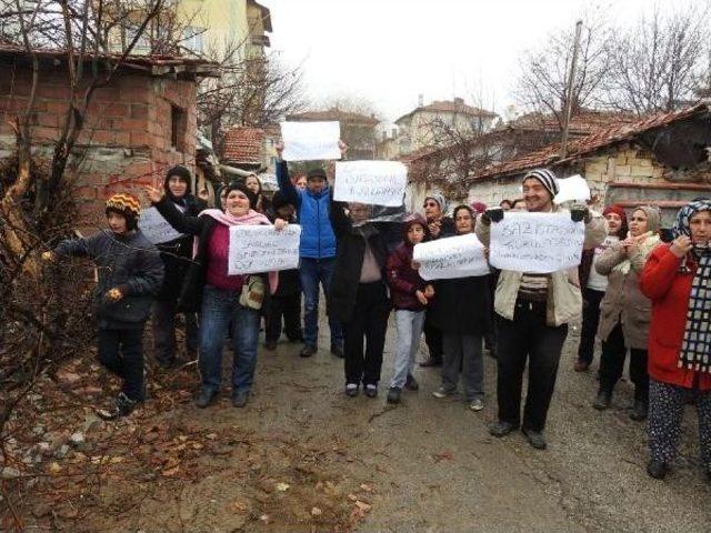 Baz Istasyonuna Tepki : 4 Kişi Yaralandı 2