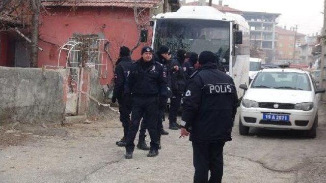 Baz Istasyonuna Tepki : 4 Kişi Yaralandı 3