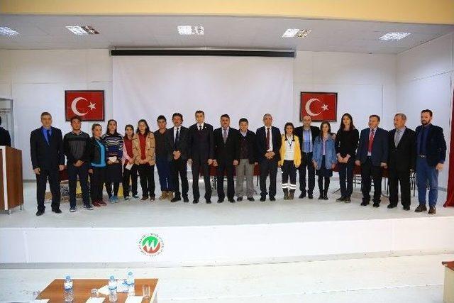 &Ouml;ğrencilerin &lsquo;sosyal Medya M&uuml;nazarası&rsquo; Hararetli Tartışmalara Sahne Oldu 1