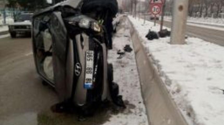 &Ccedil;ankırı&rsquo;da Trafik Kazası: 2 Yaralı