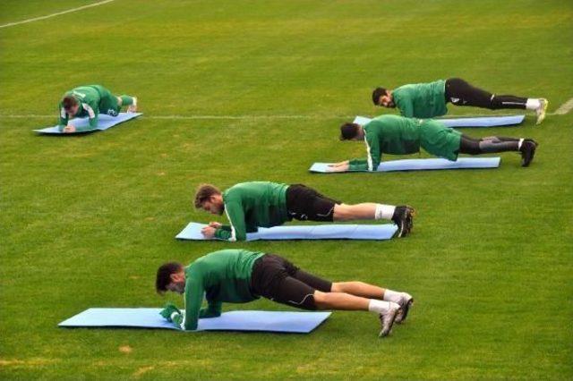 Bursaspor Ikinci Yarı Hazırlıklarını Sürdüyor