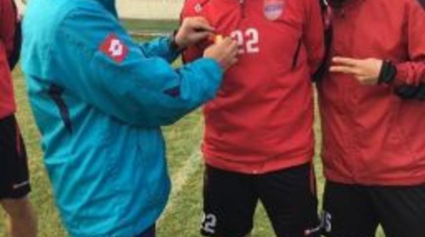Niğde Belediyesporlu Futbolcu Adem Alkaşi Kez Baba Oldu