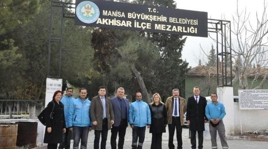 Mezarlıklardaki Sorunlar Yerinde Tespit Ediliyor