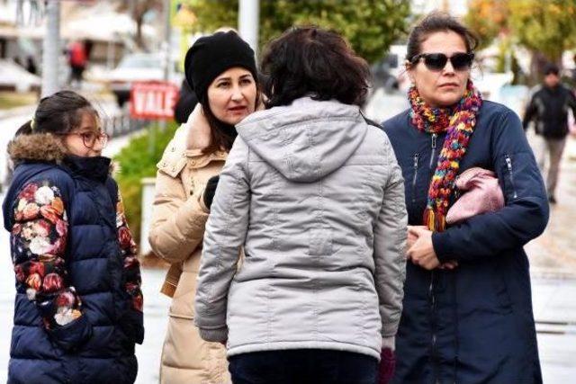 İşe Iade Isteyen &Ouml;ğretmenden Tek Kişilik Eylem 2