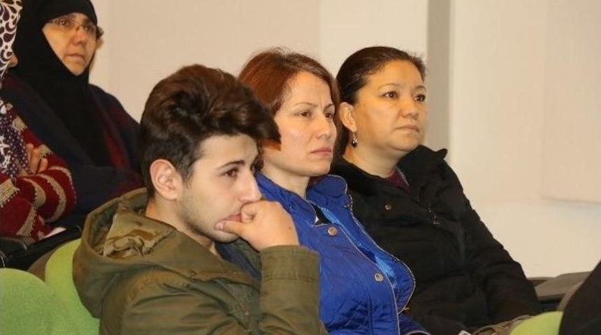 Veremsiz Bir T&uuml;rkiye İ&ccedil;in Eğitim Veriyorlar