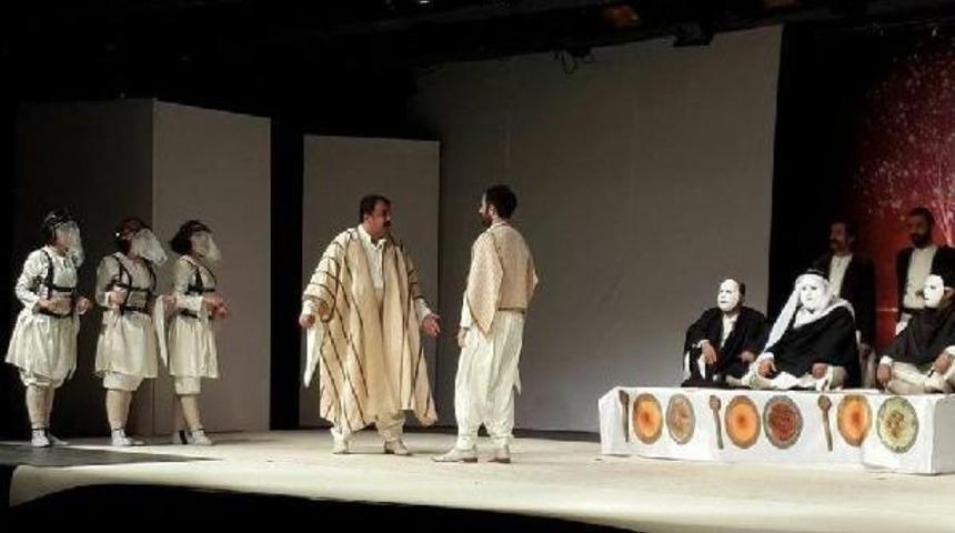 Kayyum, Tiyatro Oyuncularının S&ouml;zleşmeleri Yenilemedi