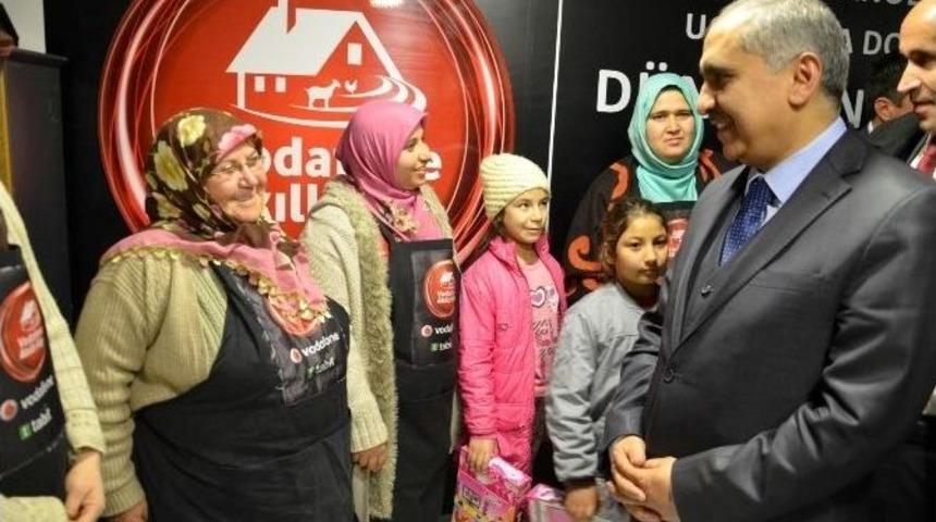 Vali Ko&ccedil;ak Akıllı K&ouml;y&uuml; Ziyaret Etti