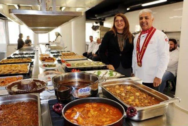 Kadınlardan Profesyonel Aşçılara Yöresel Yemek Kursu