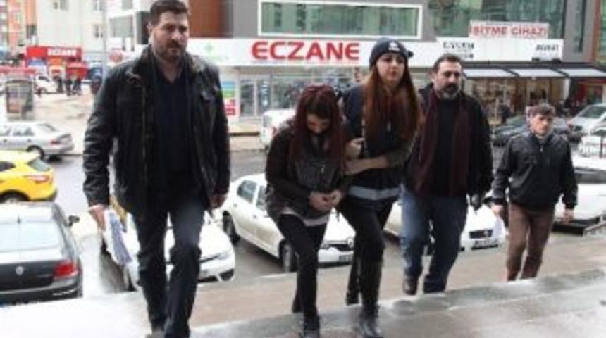 Gen&ccedil; Kız Sahte Parayla Yakalandı