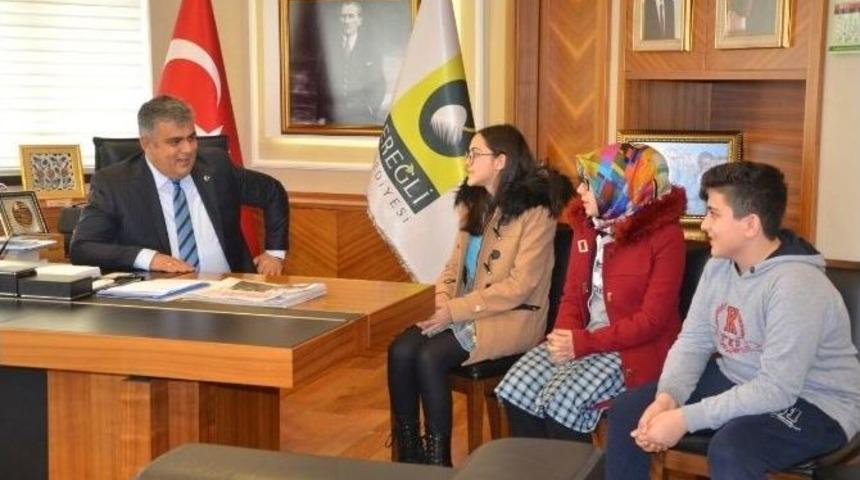 Başkan &Ouml;zg&uuml;ven, Teog&rsquo;da Başarılı Olan &Ouml;ğrencileri &Ouml;d&uuml;llendirdi