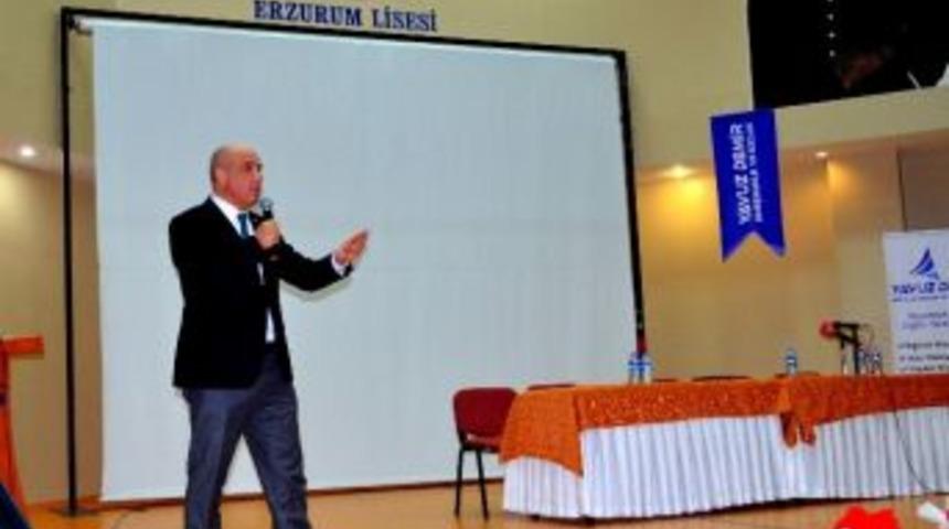 Ilıcalı, Gen&ccedil;lerle Tecr&uuml;belerini Paylaştı