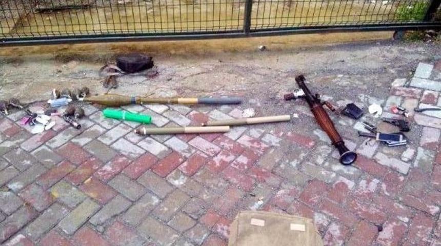 İzmir'de Adliyeye Pkk Saldırısı: 2 Şehit, 2 Ter&ouml;rist &Ouml;l&uuml; Ele Ge&ccedil;ti (4) - Yeniden