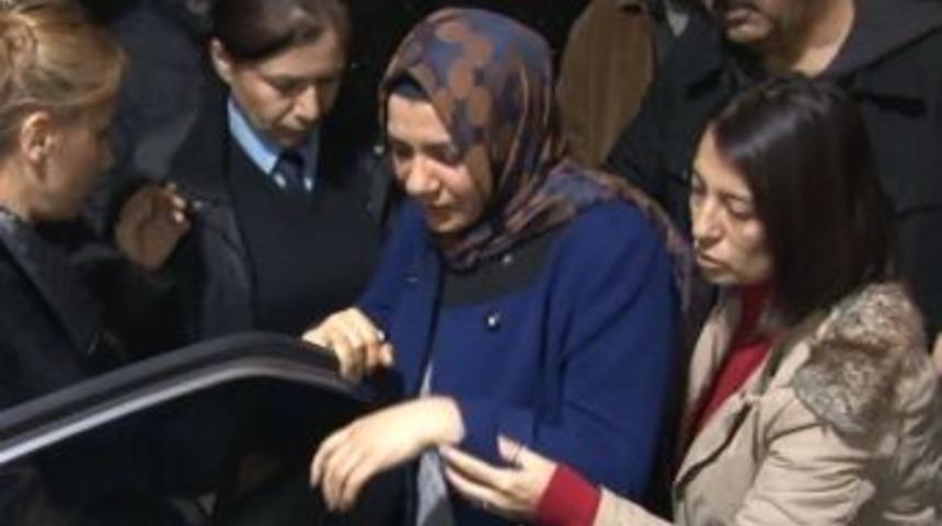 Şehit Polisin Eşi G&ouml;zyaşları İ&ccedil;inde Hastaneden Ayrıldı