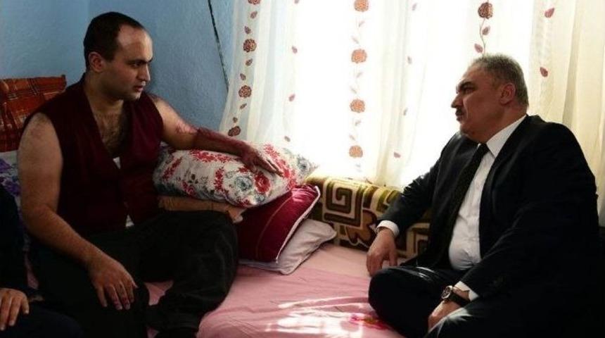 Vali Ahmet Okur, El Bab Gazisini Ziyaret Etti