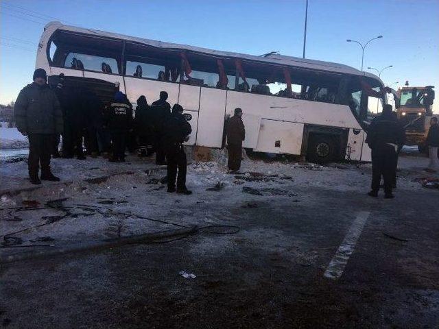 Konya’da Öğrencileri Taşıyan Otobüs Devrildi: 3 Ölü, 40 Yaralı